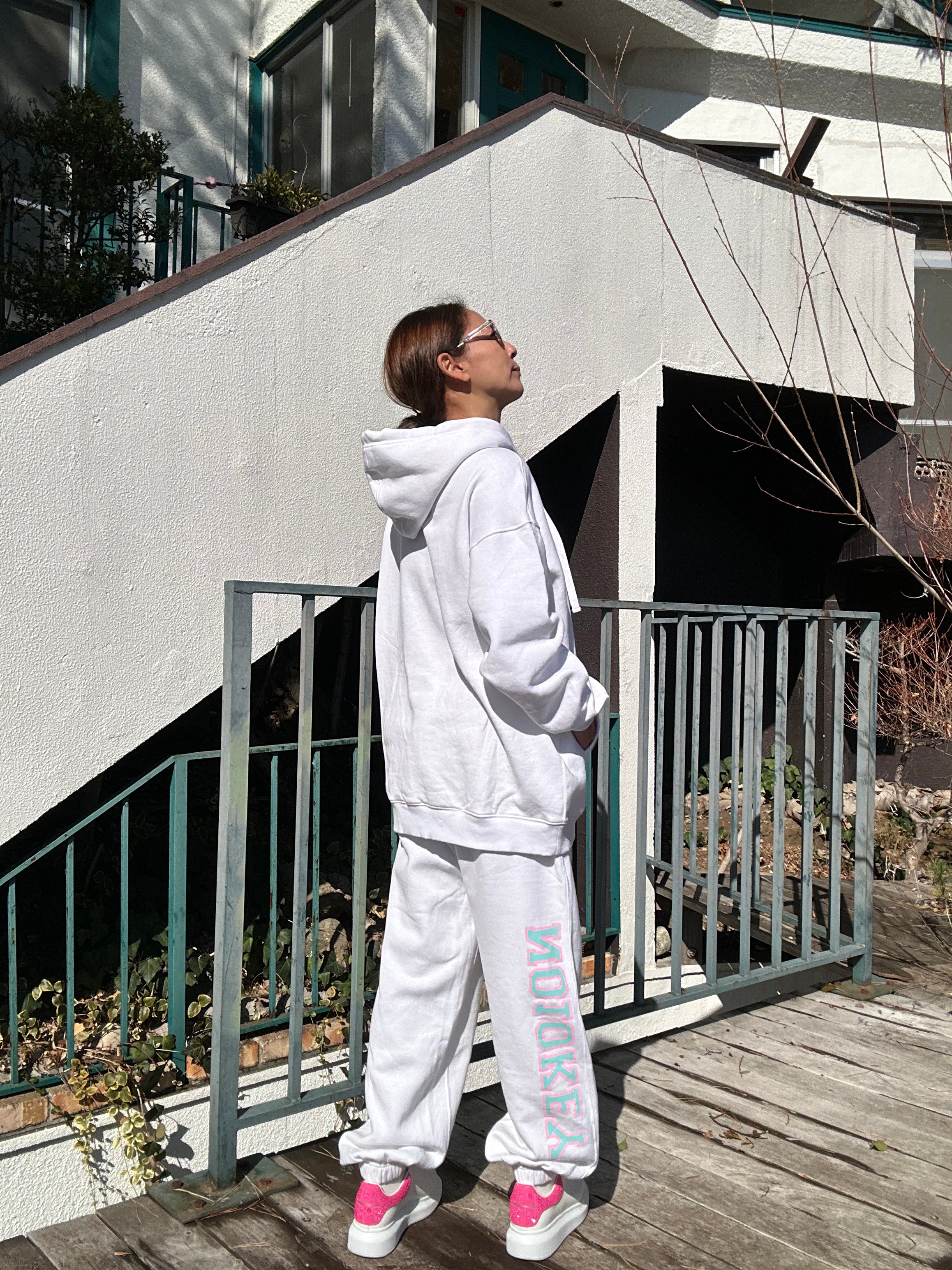 E8AEB2A2-8950-4196-A9C7- E8AEB2A2-8950-4196-A9C7-